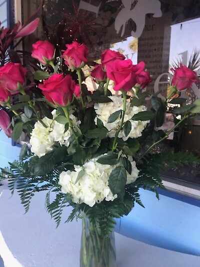 dozen fuschia roses &amp; hydrangeas