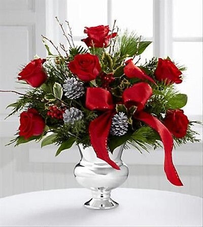 Christmas theme roses centerpiece
